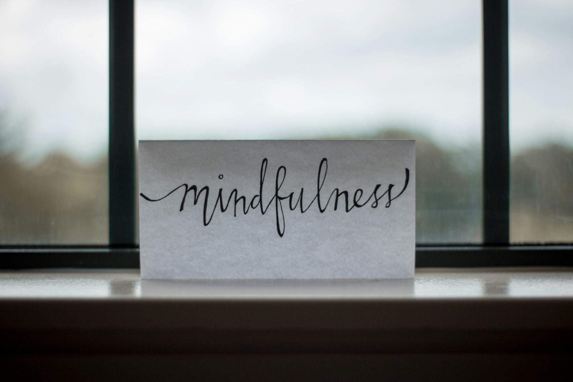 mindfulness printed paper near window spectrautonomie.be